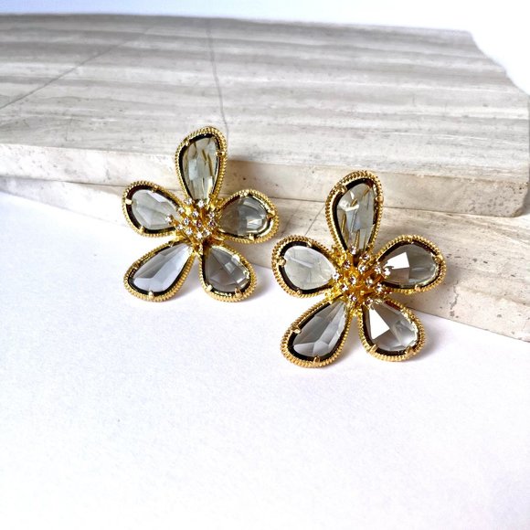 NEW~ Anthropologie Floral Tapestry Post Earrings - Picture 3 of 8